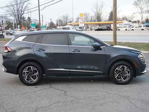 Used 2025 Kia Sportage LX image 17