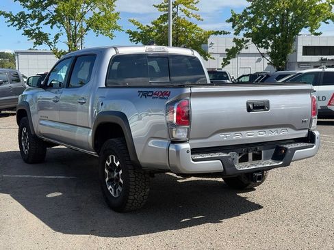 Used 2021 Toyota Tacoma TRD Off-Road w/ Technology Package AWD/4WD image 3