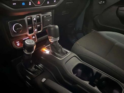 Used 2024 Jeep Wrangler Unlimited AWD/4WD image 52