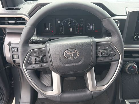 Used 2026 Toyota 4Runner SR5 AWD/4WD image 18
