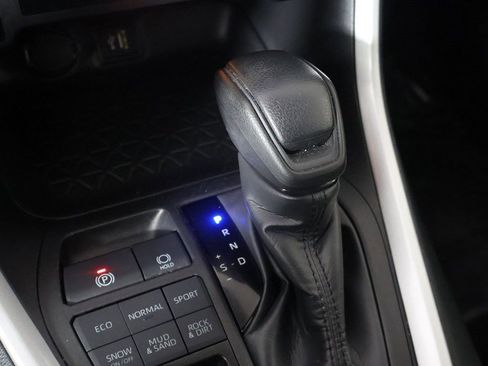 Used 2024 Toyota RAV4 LE image 37