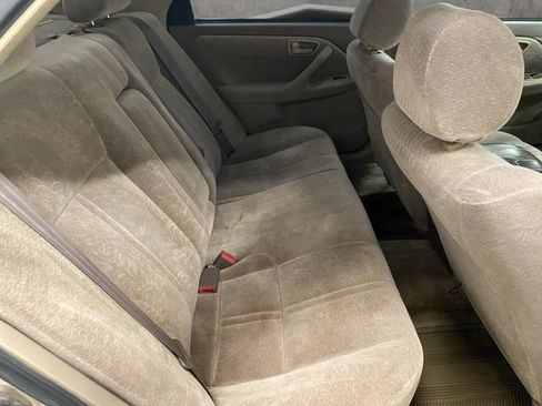 Used 1998 Toyota Camry LE FWD image 25