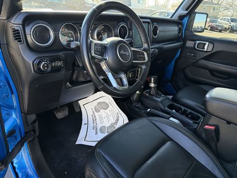 Used 2021 Jeep Gladiator Overland w/ Popular Equipment Package image 17