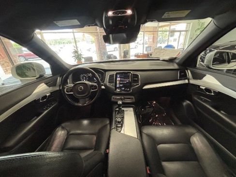 Used 2017 Volvo XC90 T6 Momentum w/ Vision Package AWD/4WD image 11
