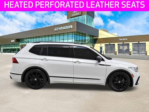 Used 2022 Volkswagen Tiguan SE R-Line FWD image 4