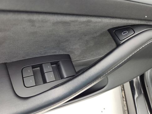 Used 2021 Tesla Model 3 Performance image 20