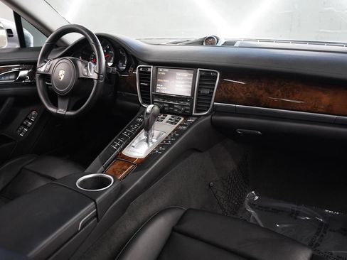 Used 2016 Porsche Panamera image 44