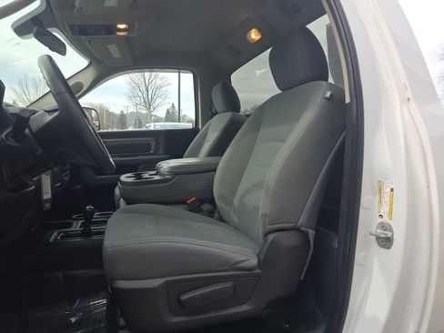 Used 2018 RAM 3500 Tradesman w/ Chrome Appearance Group image 9