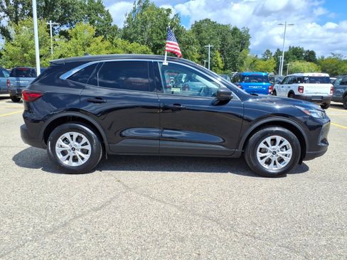 Used 2023 Ford Escape Active AWD/4WD image 9