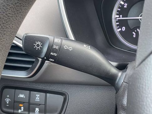 Used 2019 Hyundai Santa Fe SE AWD/4WD image 12
