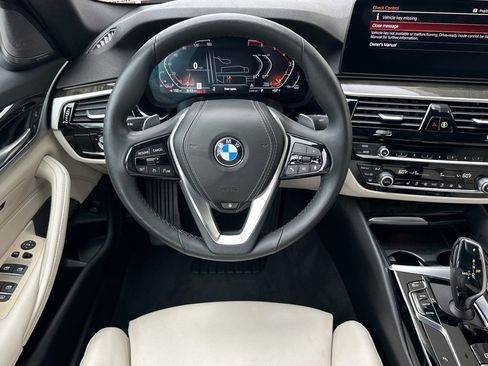 Used 2023 BMW 530i w/ Premium Package RWD image 15