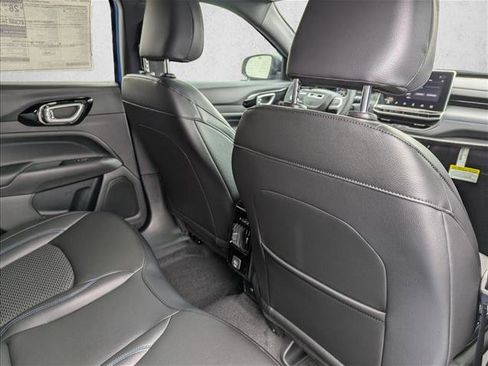 New 2026 Jeep Compass Latitude image 28