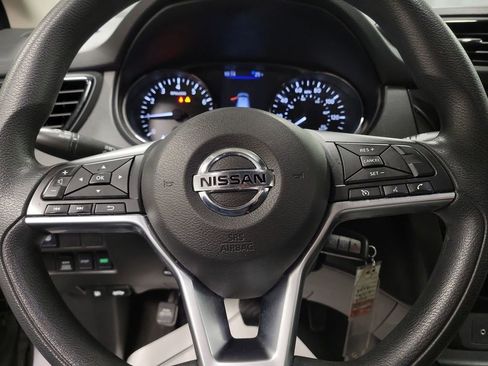 Used 2022 Nissan Rogue Sport S image 17