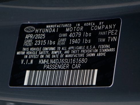 Used 2025 Hyundai Elantra Limited image 46