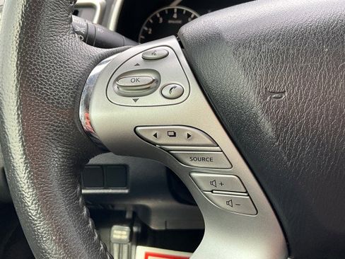 Used 2017 Nissan Murano SV w/ Premium Plus Package image 16