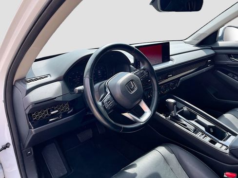 Used 2024 Honda Accord Touring image 9