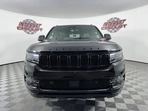 Used 2025 Jeep Wagoneer Series II AWD/4WD image 2