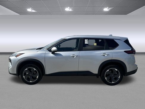 Used 2025 Nissan Rogue SV FWD image 6