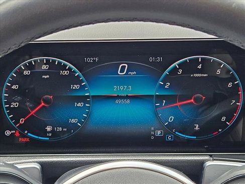Used 2022 Mercedes-Benz GLB 250 image 11
