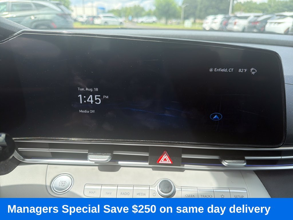 Used 2024 Hyundai Elantra Limited FWD image 18