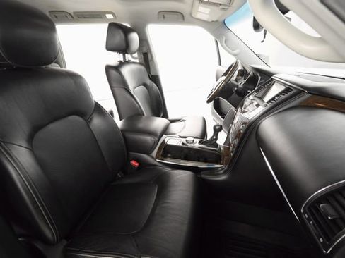 Used 2016 INFINITI QX80 4WD w/ Driver's Assistance Package image 17