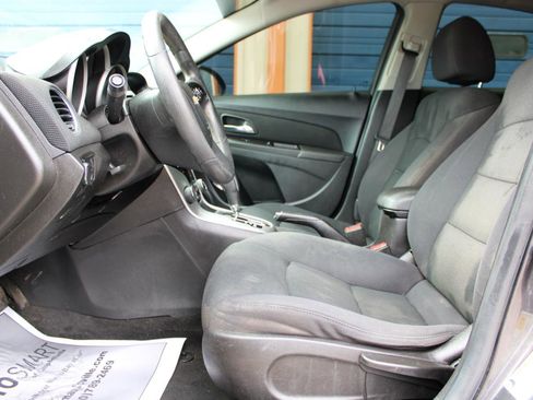 Used 2016 Chevrolet Cruze LT image 15