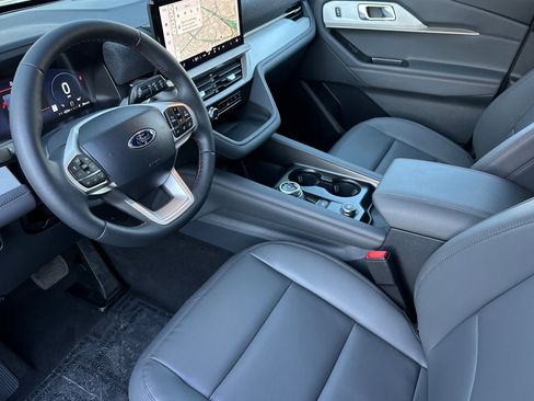 New 2026 Ford Explorer Active w/ Active Comfort Package image 9