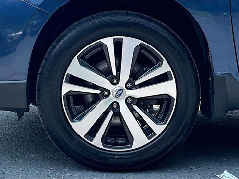 Used 2019 Subaru Outback 2.5i Limited AWD/4WD image 17