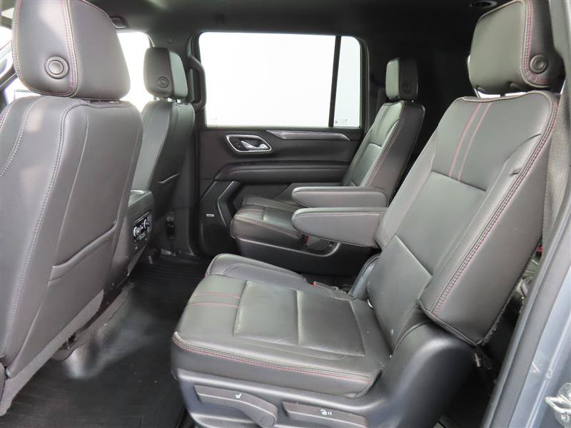 Used 2022 Chevrolet Suburban RST w/ Luxury Package RWD image 32