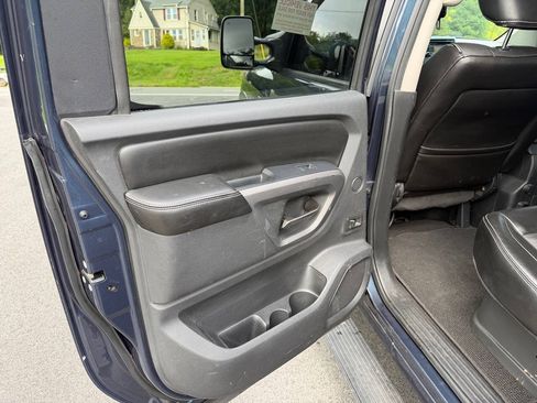 Used 2015 Nissan Titan PRO-4X w/ Pro-4x Luxury Package AWD/4WD image 12
