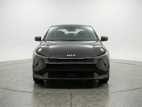 Used 2025 Kia K4 LXS image 2