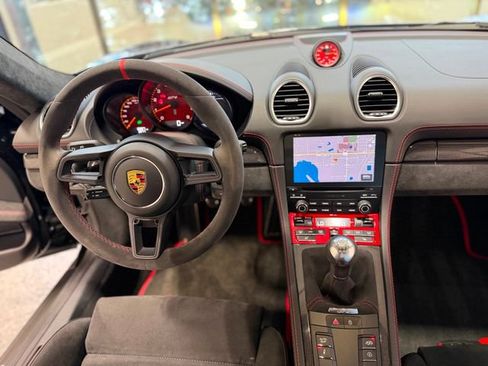 Used 2020 Porsche 718 Cayman GT4 RWD image 27