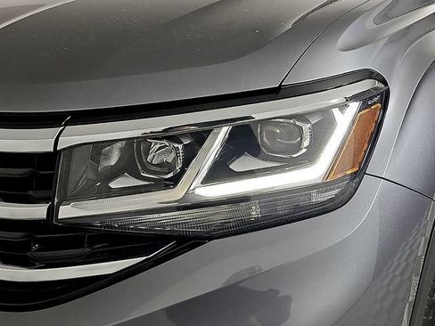 Used 2020 Volkswagen Atlas Cross Sport SE w/ Towing Package FWD image 9
