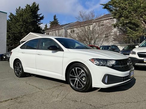 Certified 2023 Volkswagen Jetta Sport image 2