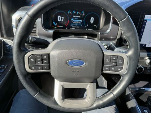 Used 2022 Ford F150 Lariat w/ Equipment Group 502A High image 19