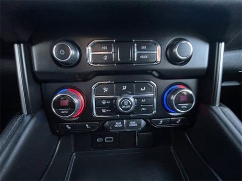 Used 2024 Chevrolet Tahoe Z71 w/ Luxury Package image 22