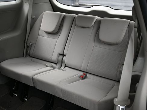 Used 2018 Kia Sedona L image 26