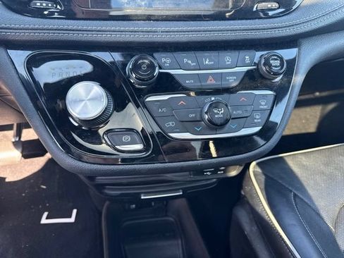 Used 2019 Chrysler Pacifica Limited w/ Advanced Safetytec Group FWD image 20