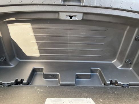Used 2022 Chevrolet Traverse LS FWD image 19