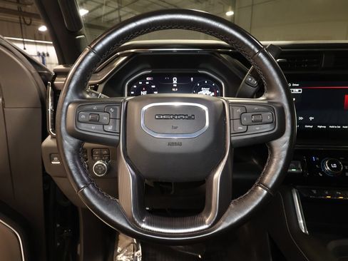 Used 2025 GMC Sierra 3500 Denali Ultimate AWD/4WD image 10
