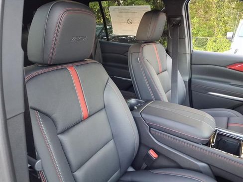 New 2026 Chevrolet Traverse RS FWD image 25