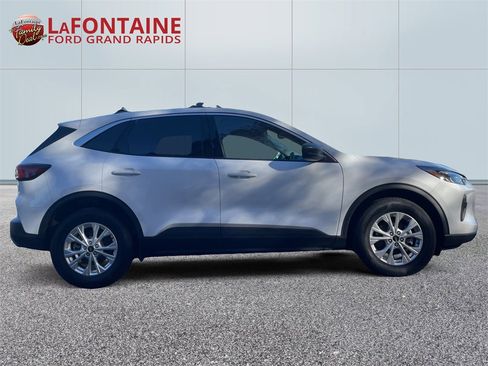 Used 2023 Ford Escape Active image 8