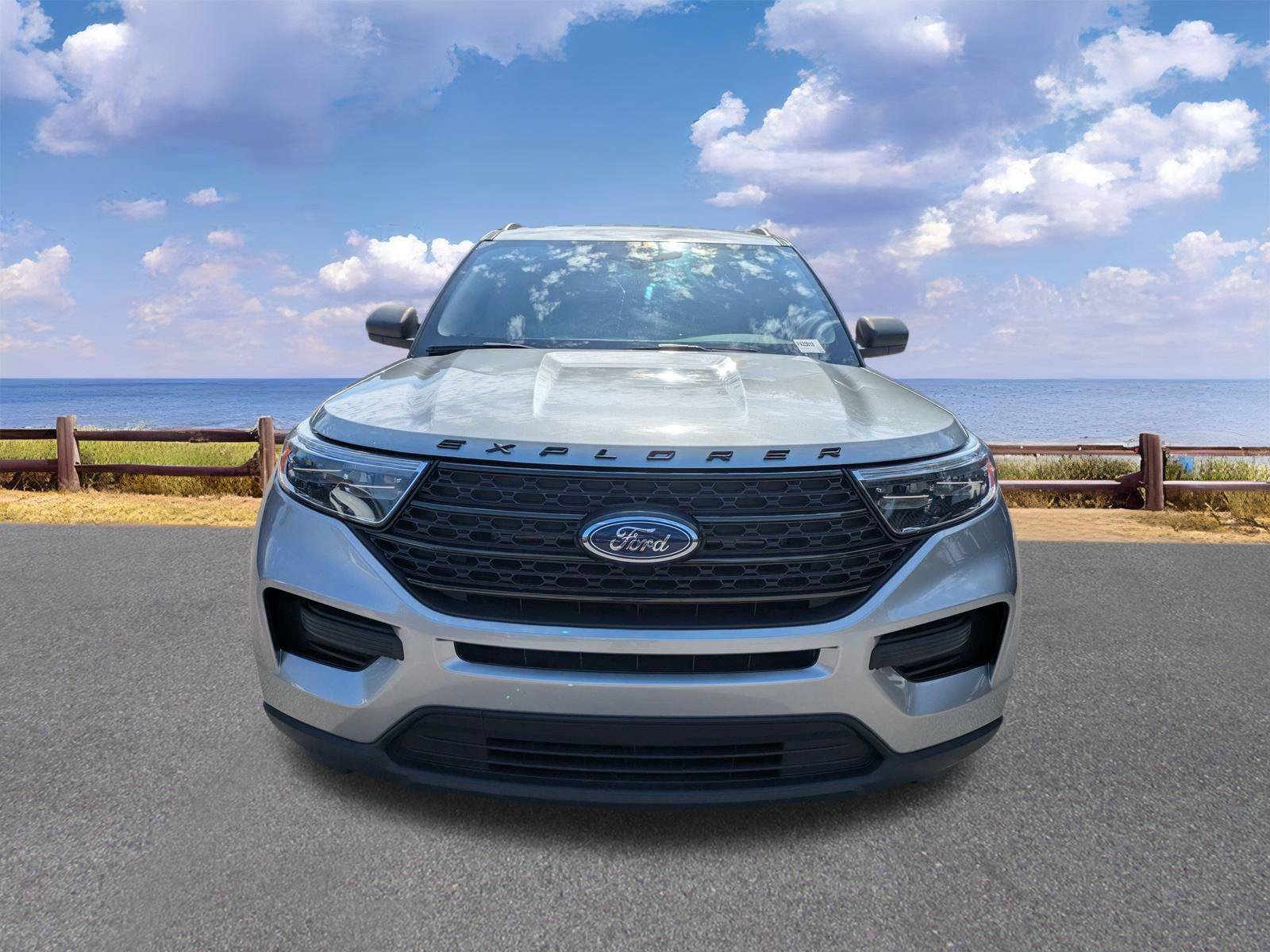 Used 2024 Ford Explorer XLT RWD image 11