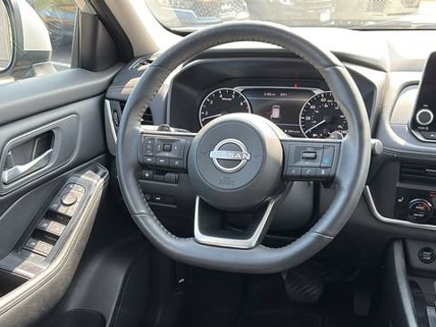 Certified 2024 Nissan Rogue SV w/ SV Premium Package AWD/4WD image 25