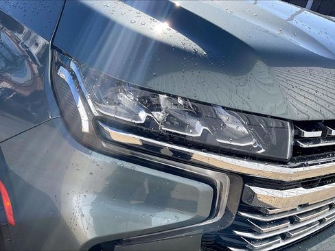 Used 2023 Chevrolet Suburban Premier image 33