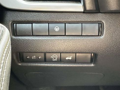 Used 2023 Nissan Rogue SL w/ SL Premium Package image 22