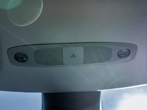 Used 2020 Tesla Model Y Long Range image 23