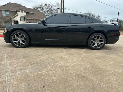 Used 2014 Dodge Charger SXT image 8