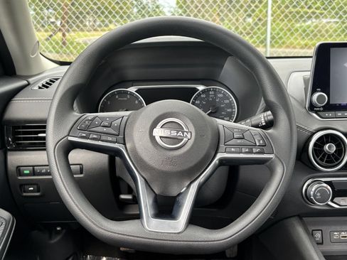 Used 2025 Nissan Sentra SV FWD image 25