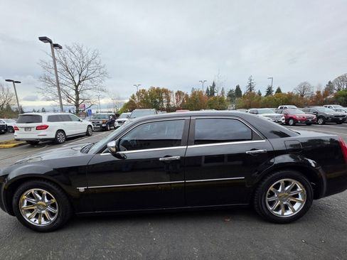 Used 2006 Chrysler 300 C w/ Protection Group II image 2